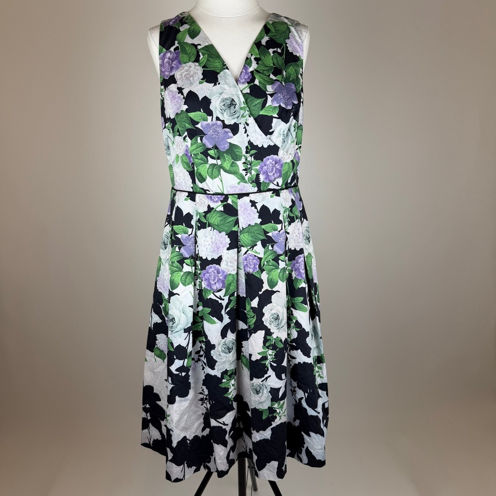 Talbots Oprah Magazine Collection Floral V-Neck Fit Flare Dress Size 6 Purple